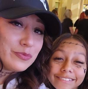 Meet your Posher, Elisa